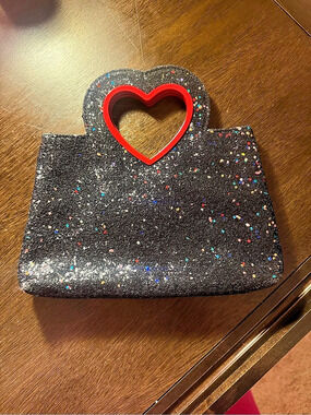 Glitter Heart Handle Clutch in Black & Red